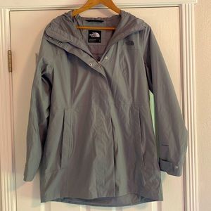 North Face City Breeze Rain Jacket (L)